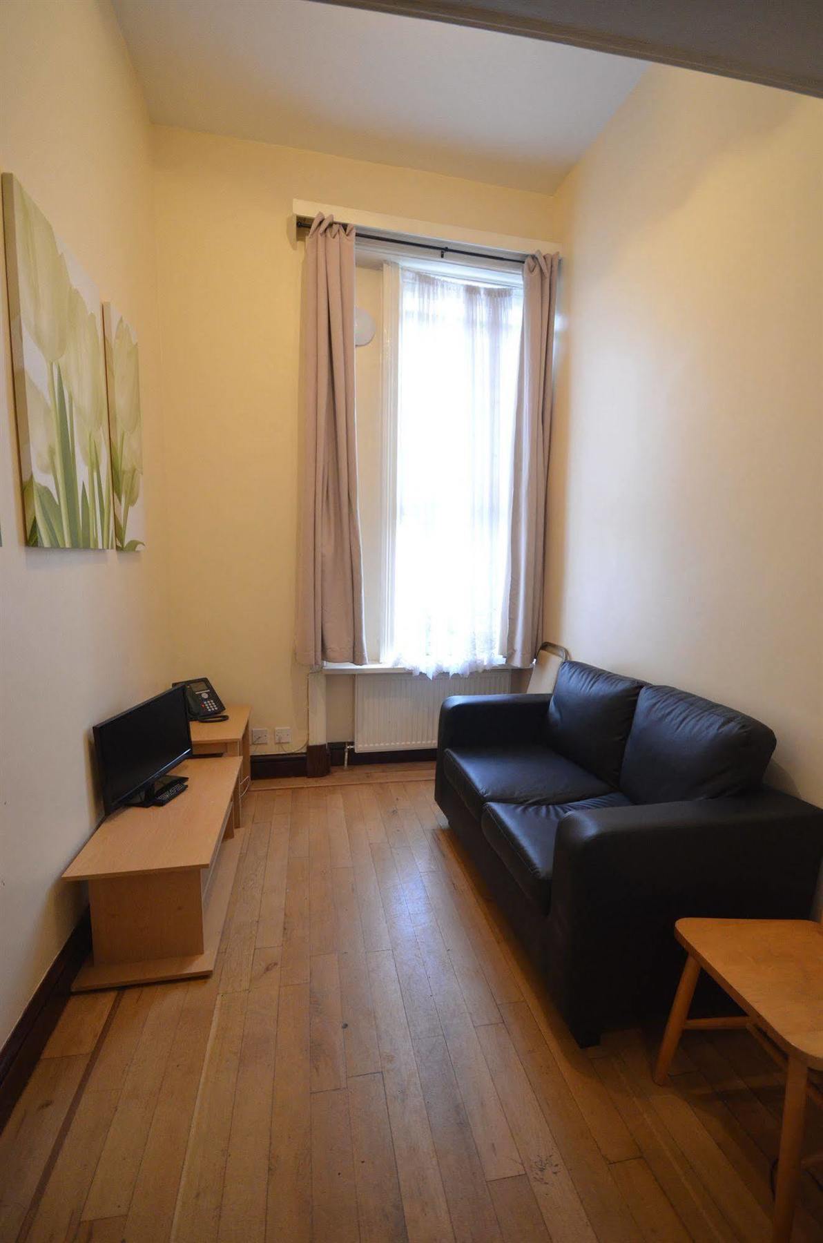 Hotel de apartamente West Brompton Londra